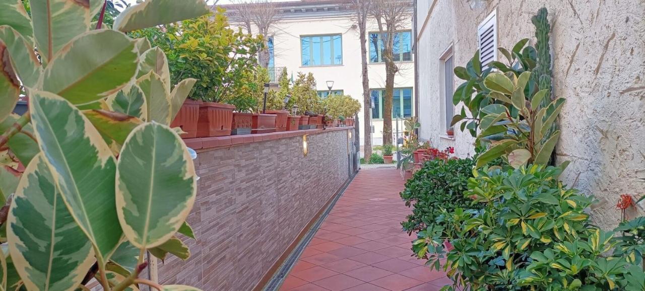 Lovely House Near The Beach トッレ・デル・ラーゴ・プッチーニ エクステリア 写真